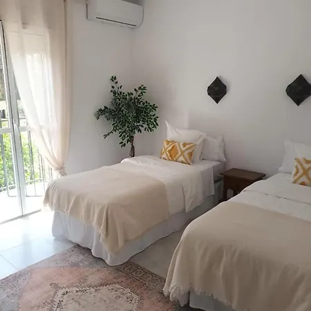 Nueva Pueblo Andaluz Casa Grafton Будинок відпочинку *