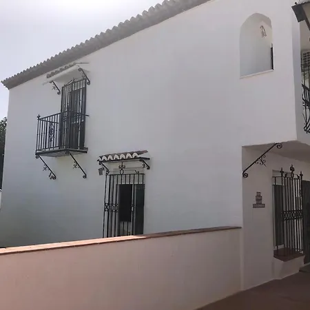 Nueva Pueblo Andaluz Casa Grafton *