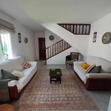 Nueva Pueblo Andaluz Casa Grafton Сasa de vacaciones Nerja